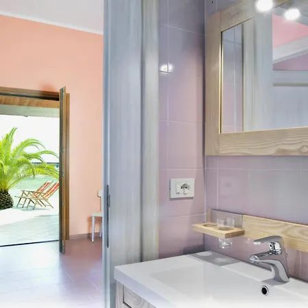 Aparthotel Isa-residence With Private In Just 100 Meters From The Sea