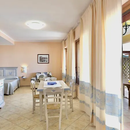 Aparthotel Isa-residence With Private In Just 100 Meters From The Sea Bosa Marina