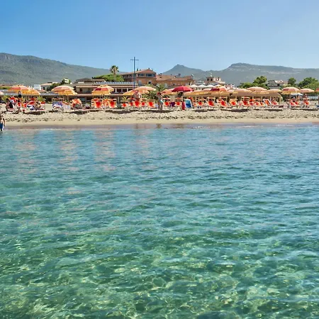 Aparthotel Isa-residence With Private In Just 100 Meters From The Sea Bosa Marina