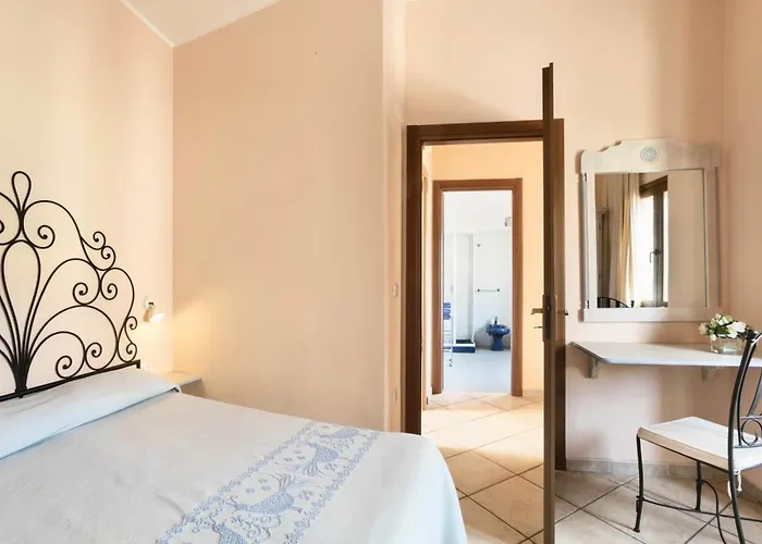 Isa-residence With Private In Just 100 Meters From The Sea 3* Bosa Marina