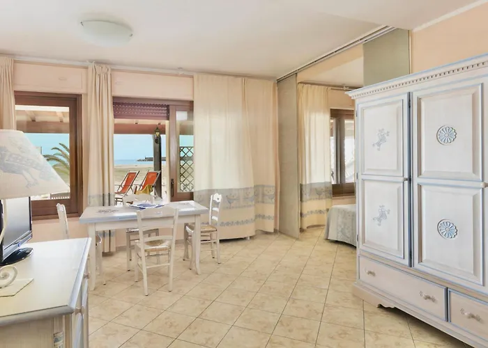 Isa-residence With Private In Just 100 Meters From The Sea Apartmanhotel